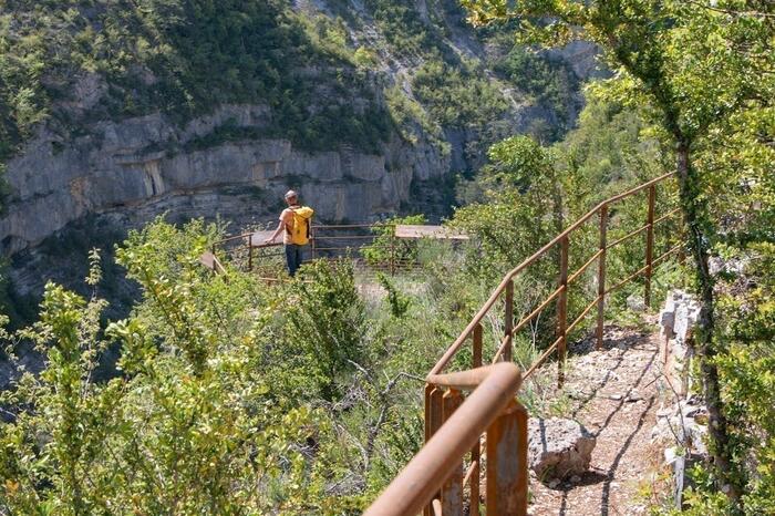 "Sentier des falaises" des Gorges d'Agnielles