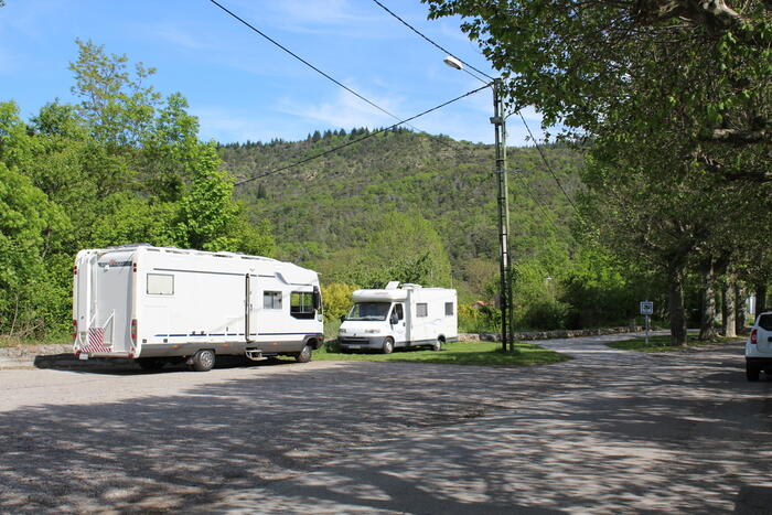 Aire de service et de stationnement camping-cars