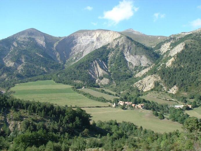 Gîte de Vaunières à Saint Julien en Beauchêne - Photo 1