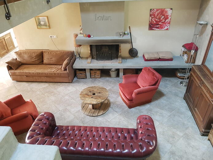 Salon du gite Le Grand R à Savournon - Photo 2