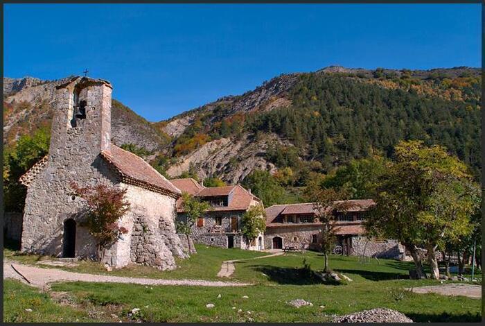 Gîte de Vaunières à Saint Julien en Beauchêne - Photo 0