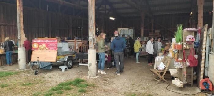 Petit marché de Montmaur - Photo 3