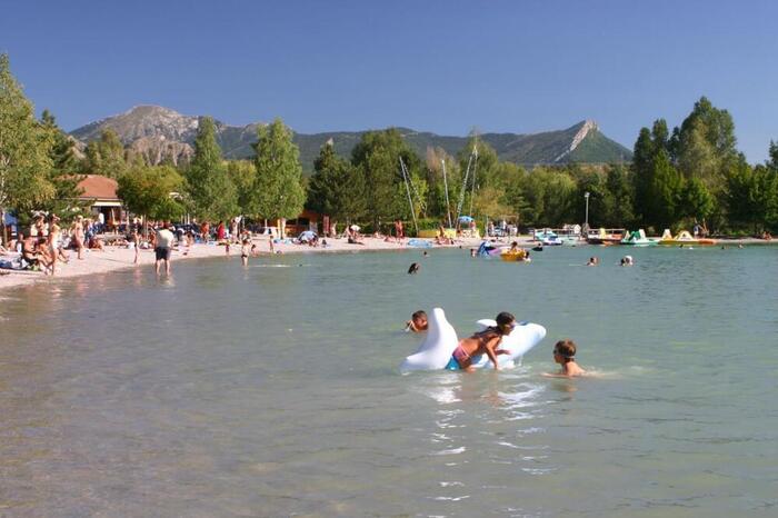 Plan d'eau des Iscles à Veynes - Photo 1