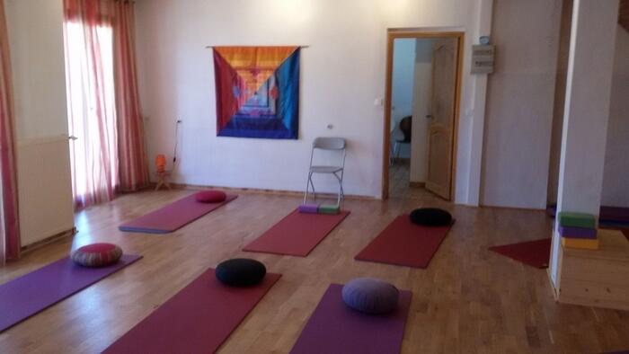 Cours de hatha-yoga traditionnel - Photo 0